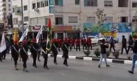 #شاهد 
الأجهزة الأمنية تقيم عرضاً عسكرياً في #الخليل بمناسبة يوم الاستقلال.