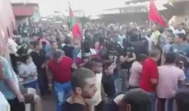 #شاهد | هتافات غاضبة خلال جنازة الشاب ضياء مرشود الذي قتل برصاص أجهزة أمن السلطة بالقرب من مخيم بلاطة بمدينة نابلس قبل أيام.