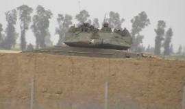 #شاهد تمركز دبابة إسرائيلية على الحدود الشرقية لخانيونس