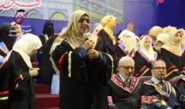 هل تتذكرون الطفلة هدى غالية التي ارتكبت قوات الاحتلال مجزرة بحق عائلتها ؟ 
 تخرجت اليوم من الجامعة الإسلامية بغزة