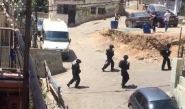 قوات الاحتلال تعتقل شابين خلال اقتحامها مخيم شعفاط بالقدس المحتلة