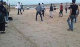 دورى كرة طائرة من داخل مخيم العودة شرق جباليا 

بث أنس الشريف