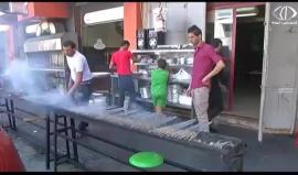 في ظل انقطاع التيار الكهربائي.. المواطنون يحولون الأضاحي إلى كباب - زينب أبو ضاهر