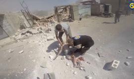 تحذير:  يمنع مشاهدة الاطفال "+18" 
#شاهد .. انتشال أطفال من تحت الانقاض إثر الغارات الجوية على بلدة معرة مصرين في #إدلب . 

الدفاع المدني - إدلب