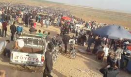 #مباشر استمرار اعتداء قوات الاحتلال على المشاركين في #جمعة_الكوشوك قرب السياج الفاصل شرق جباليا شمال قطاع غزة .