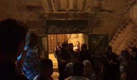 #شاهد لحظة اعتقال قوات الاحتلال للشاب محمود ادريس من القدس المحتلة، وهو "الأخ الرابع" من نفس العائلة الذي يعتقل عند باب المجلس.