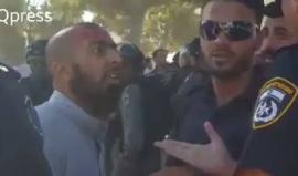 مشاهد وحشية لإعتداء قوات الاحتلال على أحد المصلين في المسجد الأقصى صباح اليوم