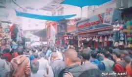 جانب من تشييع جثمان الشهيد سعد أبو طه الذى استشهد برصاص الاحتلال شرق مدينة خانيونس خلال مسيرة العودة أمس فى #جمعة_الشهداء_والاسرى