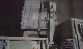 فيديو يُظهر سطو جيش الاحتلال الاسرائيلي على "ورشتي خراطة" في الخليل فجرا