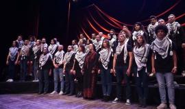 #شاهد .. أوبريت "سنعود" للفنان التونسي عبدالرحمن البخاري لمساندة الشعب الفلسطيني بمشاركة شباب من تونس و فلسطين وسوريا والجزائر والمغرب وليبيا.
#القدس_عاصمة_فلسطين