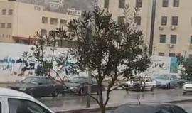 بدء تأثير المنخفض الجوي على فلسطين .. أمطار الخير تتساقط علي مدينة قباطية - جنين