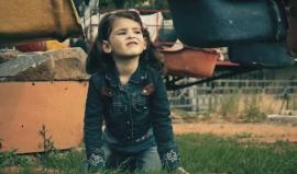 أعطونا الطفولة - حُلم - | - Give us a chance - Dream 
أنجز هذا العمل من داخل حي الوعر الحمصي المحاصر في #سوريا 
تصوير وإخراج: Mohannad Hammoud