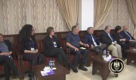 #شاهد | رئيس السلطة وحركة فتح محمود عباس يستقبل في مقر المقاطعة برام الله قيادة اتحاد الإصلاح اليهودي في الولايات المتحدة الأميركية .