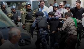 #الاعتقال_السياسي يتصاعد في الضفة الغربية والعقوبات تخنق غزة المحاصرة .. ماذا تريد السلطة ؟