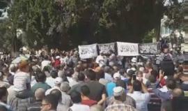 #شاهد .. مسيرة في المسجد الاقصى المبارك نصرة لمدينة #حلب السورية .