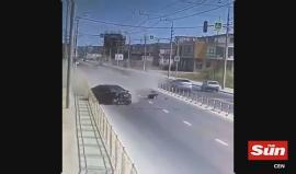 #فيديو "عريس" يفقد والده وشقيقته في يوم زفافه بحادث سير مروع في مدينة ماخاتشكالا الروسية
