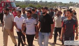 #شاهد
تكبيرات العيد لجماهير خيمة العودة شرق المحافظة الوسطى في #جمعة #ثوار_للقدس_والأقصى