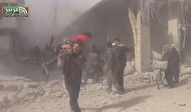#شاهد اللحظات الأولى بعد القصف الجوي على مدينة عربين في الغوطة الشرقية لدمشق والذي أسفر عن شهيد وإصابة آخرين