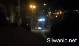 قوات الاحتلال تغلق شارع وادي حلوة في بلدة سلوان جنوب المسجد الأقصى، وتستأنف أعمال الحفر فيه.