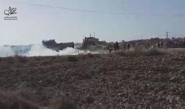 #شاهد .. من المواجهات المستمرة بين الشبان وقوات الاحتلال على السياج الفاصل أمام موقع " ناحل عوز " شرق مدينة غزة .