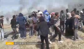 #شاهد  شباب يجهزون الإطارات "الكوشوك" لاشعالها خلال مسيرة العودة شرق خانيونس