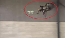 #شاهد الشرطة الأمريكية تدرب النسور على اصطياد طائرات بدون طيار تستخدم في تهريب المخدرات للسجون في ولاية ماريلاند