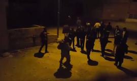 #شاهد .. اعتداءات المستوطنين قبل قليل على حارة جابر في الخليل . 

تصوير ابو عماد جابر