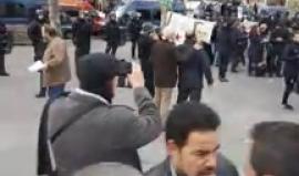 #شاهد #مباشر مظاهرة في العاصمة الفرنسية باريس نصرة للقدس ورفضا لإعلانها من قبل ترمب عاصمة للكيان الإسرائيلي.
#القدس_عاصمة_فلسطين