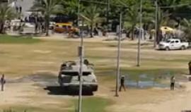 #فيديو كتائب القسام أجرت مناورات عسكرية في القطاع استخدمت خلالها هياكل على شكل دبابات في التدريبات