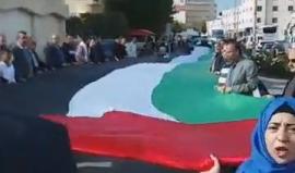 #شاهد | مسيرة تضامنية مع الأسرى في بيت لحم في اليوم الثامن لإضرابهم عن الطعام في سجون الاحتلال .