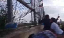 #شاهد المتظاهرون يصلون السياج الفاصل خلال فعاليات اليوم شرق غزة . 
تصوير ‏أحمد خله‏