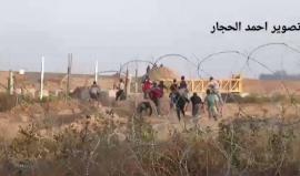 #شاهد اقتحام الشباب الثائر للسياج الزائل شرق غزة أمام أعين جنود الاحتلال
تصوير: أحمد الحجار
