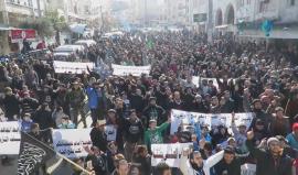 مظاهرات حاشدة في مدينة #إدلب بقيادة الساروت نادت بتوحد الفصائل .