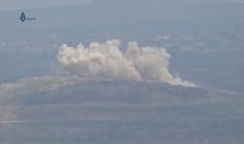 #شاهد | الطيران المروحي يلقي 4 براميل متفجرة على تلة مروان في الغوطة الغربية