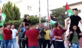 #شاهد 
 جانب من استقبال اﻷسيرين محمد وأمجد صباح في بلدة تقوع شرق بيت لحم عقب الافراج عنهم من سجون الاحتلال.