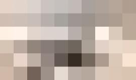 #فيديو  رسالة الأقوياء للأقزام 
أداء: مرام بنت الشهيد عبد القادر حبيب

#مسيرة_النساء