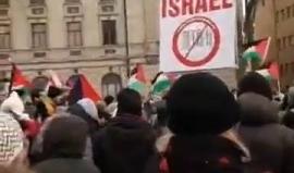 #شاهد #مباشر وقفة احتجاجية في مدينة تروندهايم النرويجية رفضا لقرار ترامب إعلان القدس عاصمة للكيان الإسرائيلي. 
#القدس_عاصمة_فلسطين