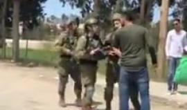 #شاهد قوات الاحتلال تعتدي على طالب فلسطيني بكلية العروب شمال الخليل