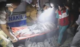 #شاهد | مركز #حلب الإعلامي: استشهاد 6 مدنيين وإصابة آخرين جراء غارتين جويتين لطائرات النظام الحربية على حي كرم البيك شرقي #حلب الليلة الماضية.
تصوير: مصطفى الساروت