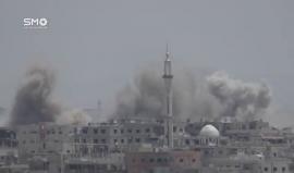 #سوريا.. الطيران المروحي يلقي بالبراميل المتفجرة على أحياء درعا