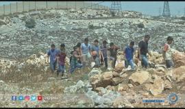 حجة أنه قريب من الجدار، الاحتلال يمنع أطفال قرية الجديرة من لعب كرة القدم في ملعب القرية.