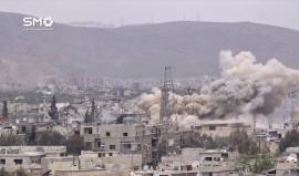 سوريا - دمشق : شاهد لحظة إستهداف قوات النظام لحي القابون الدمشقي بصاروخ أرض-أرض نوع فيل