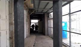 #شاهد | قوات الاحتلال تعتقل شاباً اثناء مروره على حاجز أبو الريش في مدينة الخليل.