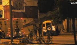 #شاهد جيش الاحتلال يقتاد الأسير جاد سلطان من مركز التحقيق الى منزله في الخليل ثم الى السجن مرة أخرى