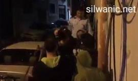 #شاهد 
قوات الاحتلال تقتحم بناية عائلة الرجبي في سلوان بالقدس المحتلة وتحاصرها وتمنع الأهالي من الدخول وسط صرخات الاطفال