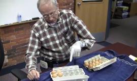 #شاهديد ذراع اصطناعية يتحكم فيها الدماغ عن طريق إرسال إشارات إلى الأعصاب والعضلات المتبقية من الذراع لدى شخص بُتِرت يده 

ستكون متاحة في الأسواق قبل نهاية 2016