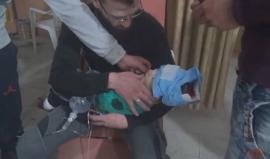 #ريف_إدلب: أطفال حديثي الولادة أصابتهم غارات الطيران الروسي داخل حواضنهم في #معرة_النعمان