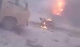 الدماء تغطي وجوه الأبرياء والنيران تحرق جثث الشهداء .. جانب من محرقة #حلب
#صرخات_من_حلب