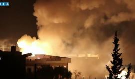 الطيران الروسي يقصف بلدة تفتناز بريف #إدلب بقنابل الفسفور الحارق