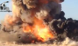 #شاهد لحظة تفجير مفخخة قبيل وصولها لأحد مواقع الجيش العراقي